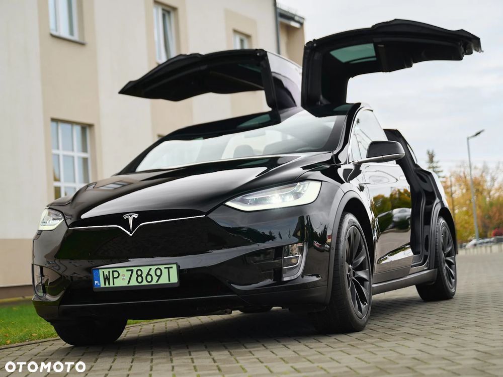 Tesla Model X 90 D - 6