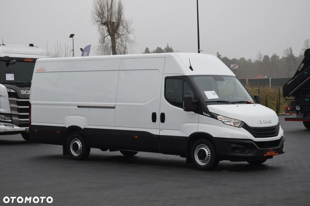 Iveco DAILY MAXI 35S16 / 2.3 - 160 KM / AUTOMAT HI-MATIC / NOWY MODEL / 3 OSOBY / DOSTAWCZE / BLASZAK / KLIMA / 2023 / SERWISOWANY / SPROWADZONY Z NIEMIEC - 3