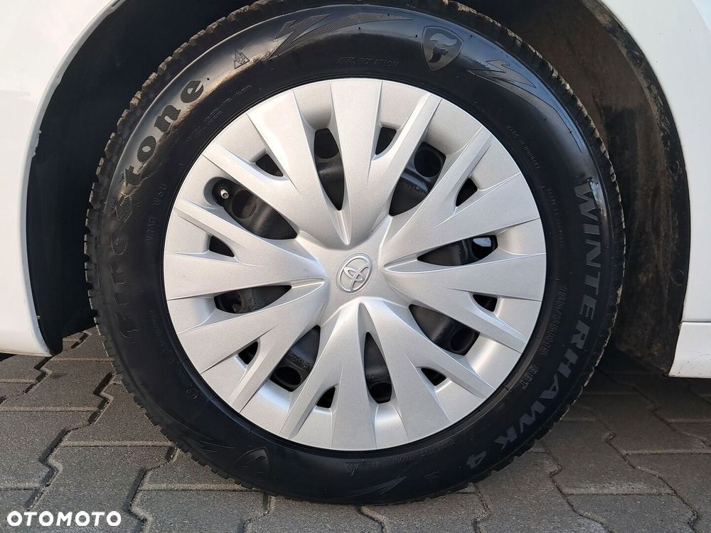Toyota Yaris - 10