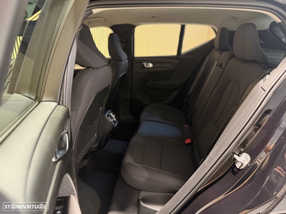 Volvo XC 40 T3 Geartronic Momentum Pro - 14
