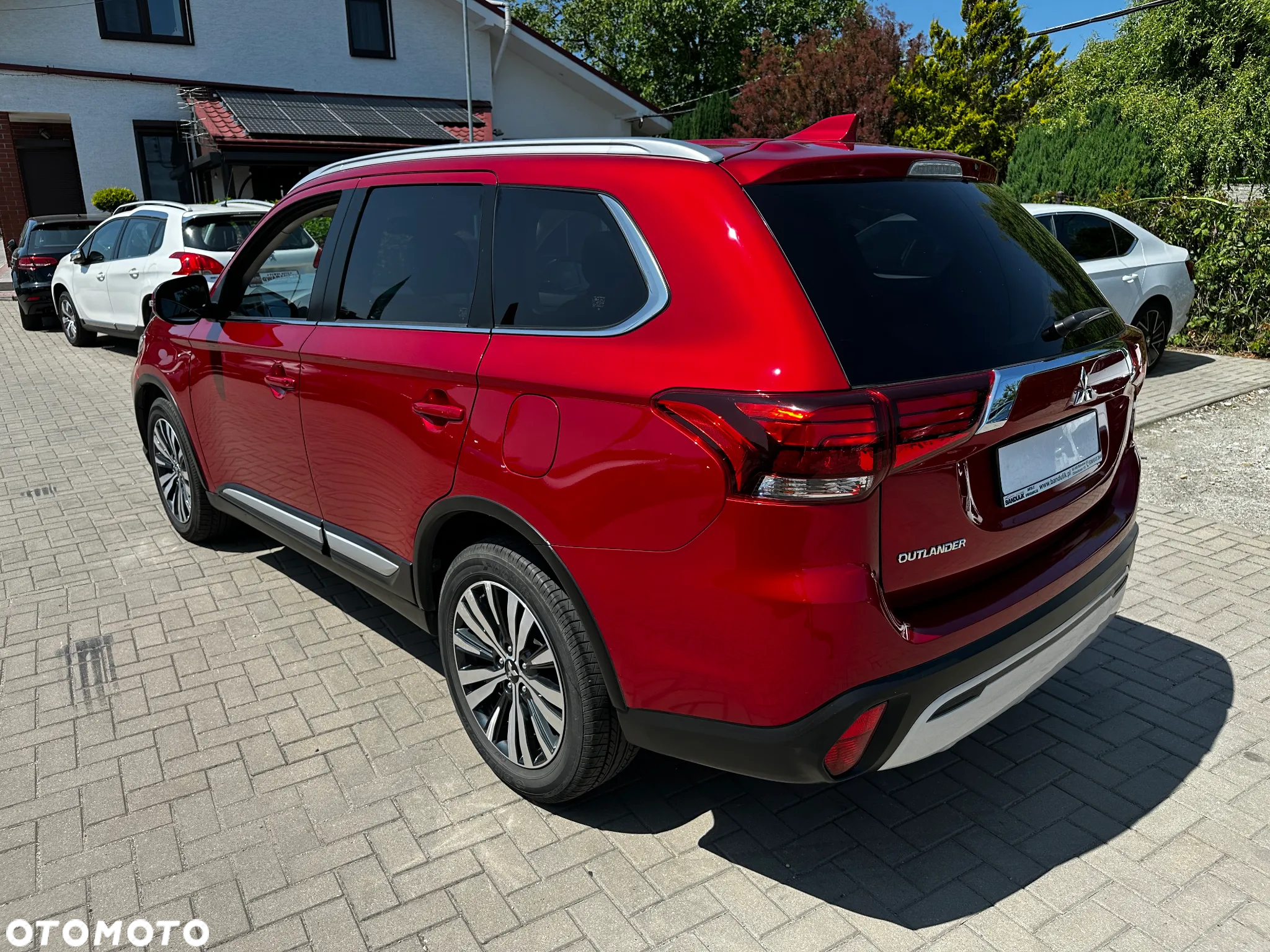 Mitsubishi Outlander - 4