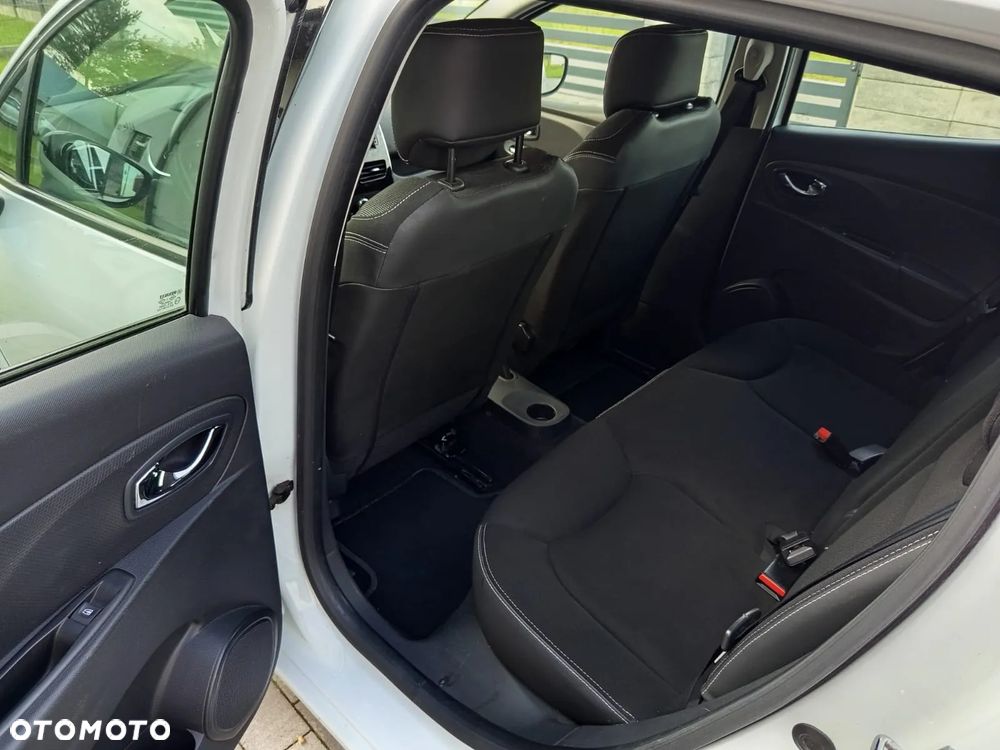 Renault Clio - 11