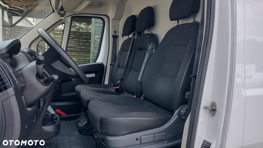 Fiat Ducato furgon L2H2 – 3,3t salon PL – ASO – czujniki – drzwi 180 - 23