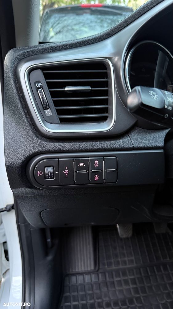 Kia Ceed 1.4 T-GDI Best - 32