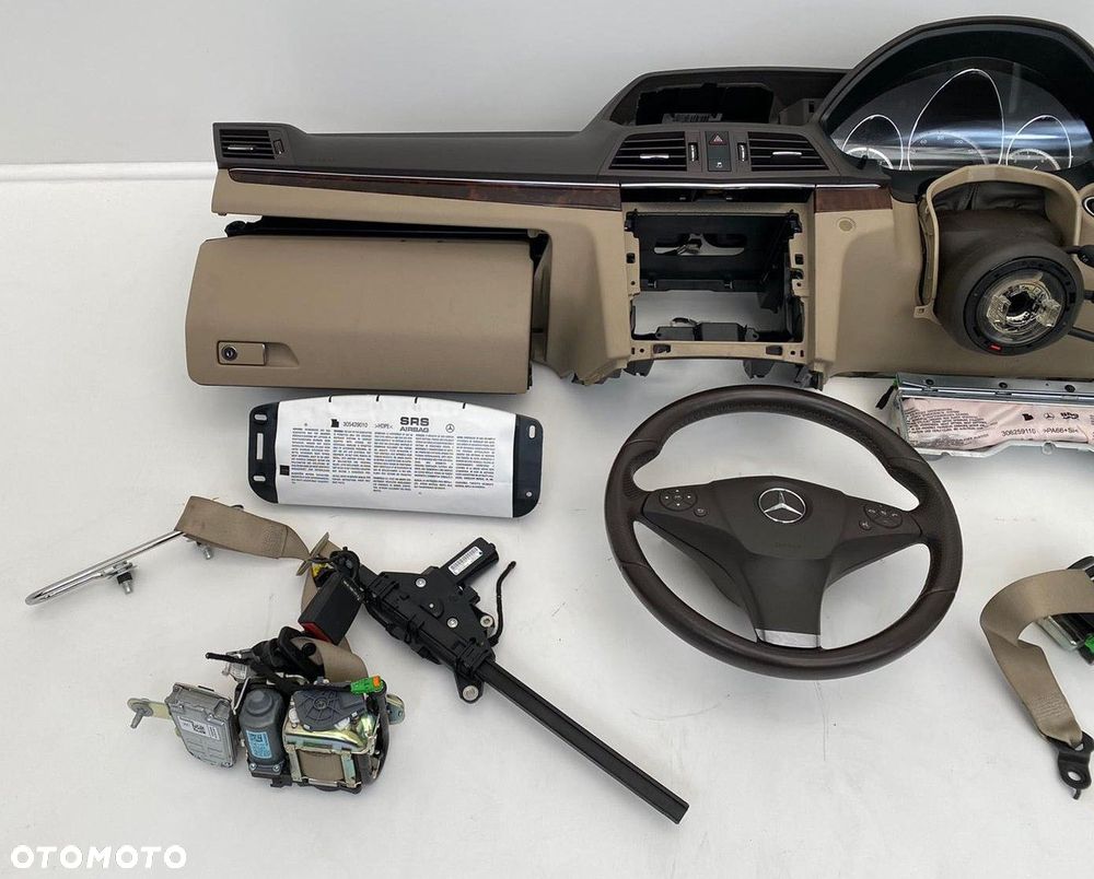 MERCEDES E KLASA W207 DESKA KONSOLA AIRBAG PASY - 2