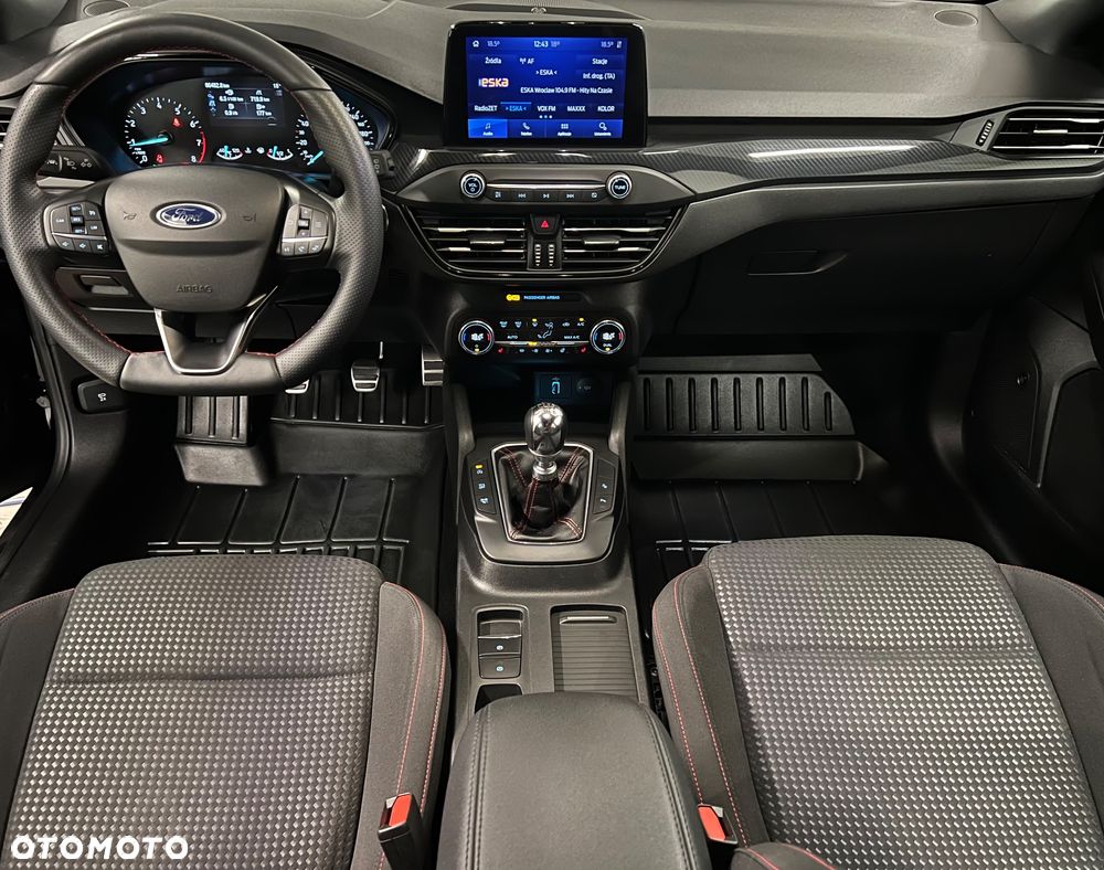 Ford Focus 1.5 EcoBoost ST-Line - 27