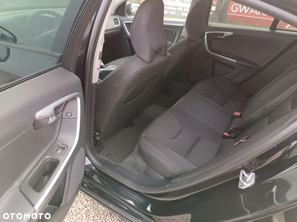 Volvo S60 D2 Summum - 17