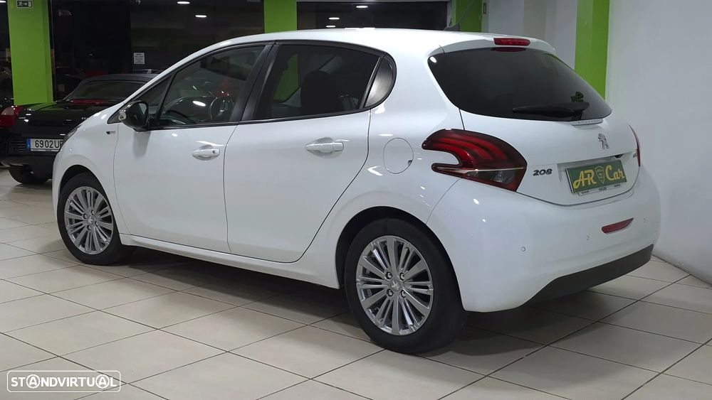 Peugeot 208 1.2 PureTech Style - 6