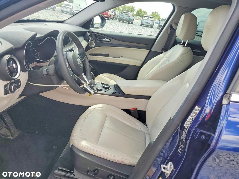 Alfa Romeo Stelvio 2.0 Turbo TI Q4 - 9