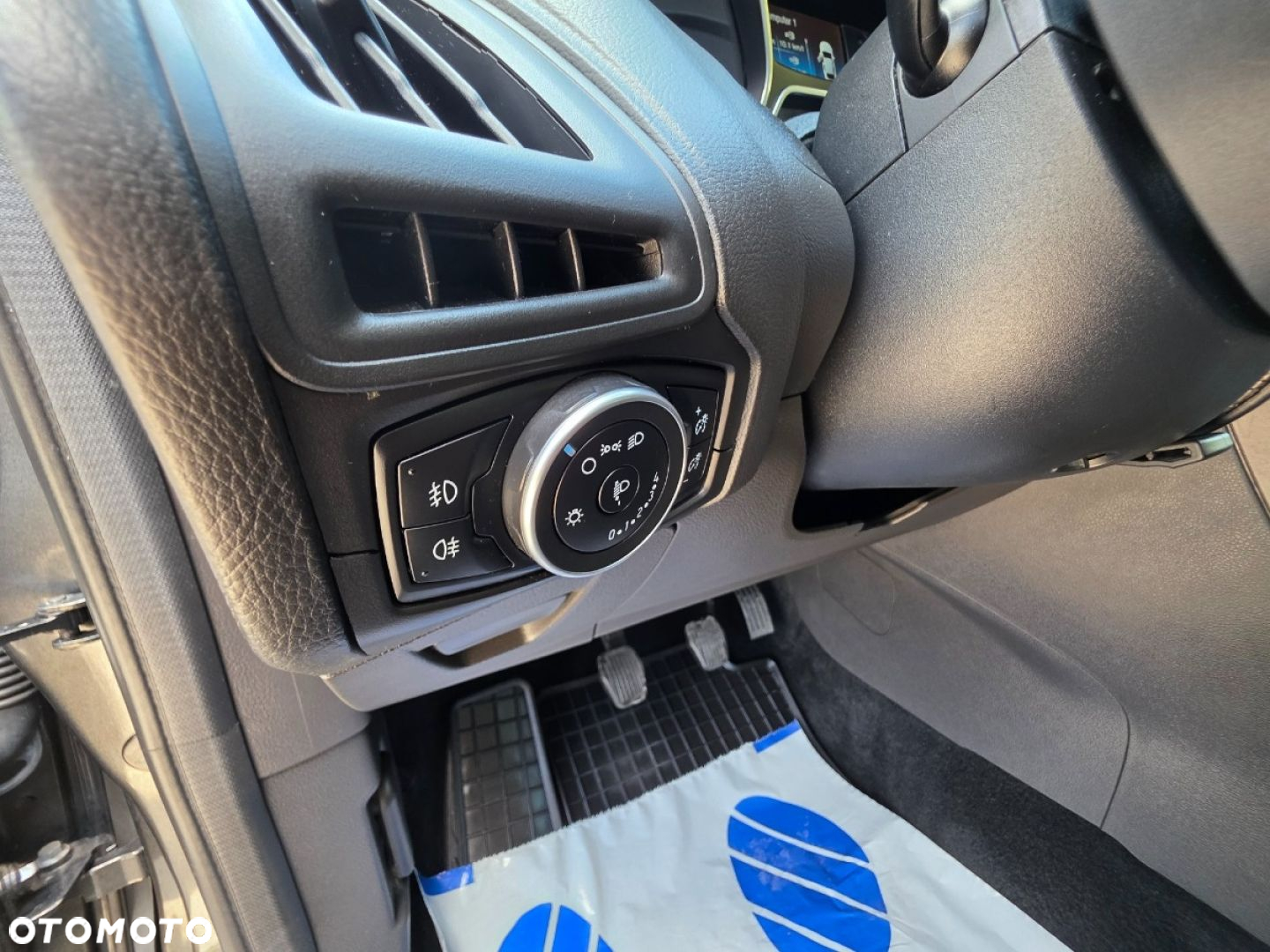 Ford Focus - 12