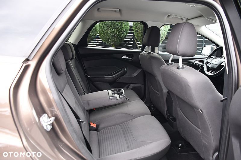 Ford Focus 1.5 EcoBlue Start-Stopp-System TITANIUM DESIGN - 23