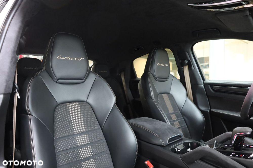 Porsche Cayenne Turbo GT - 19