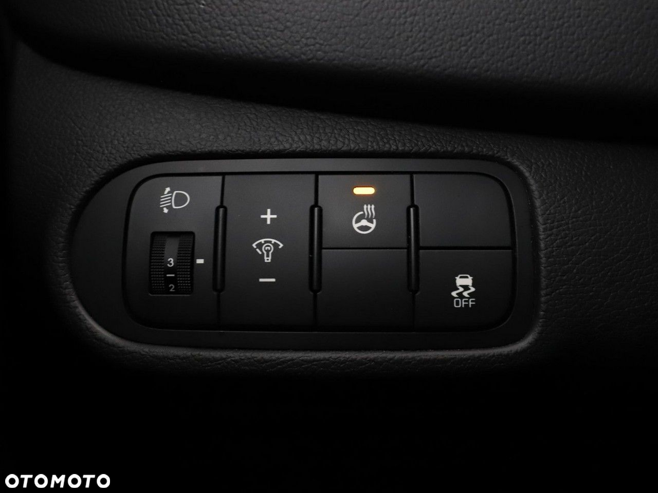 Kia Carens - 34