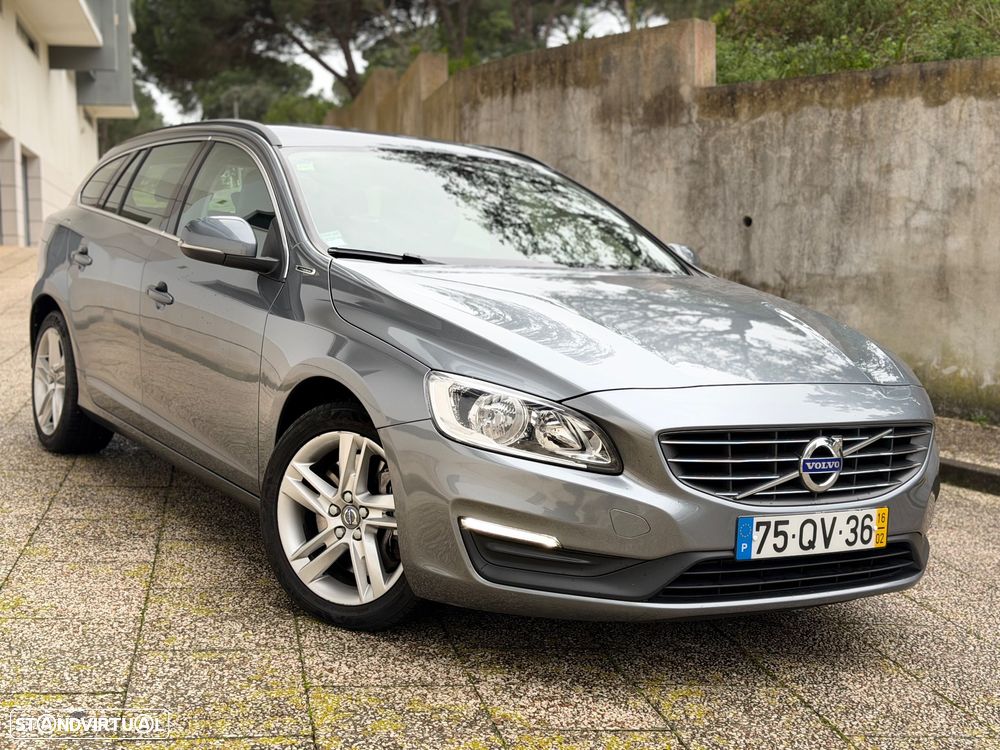 Volvo V60 2.4 D6 R-Design Mom.AWD Phev - 6