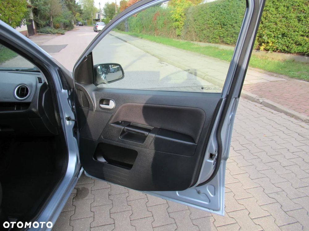 Ford Fusion 1.4 + - 23
