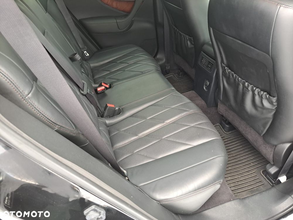 Infiniti Q70 - 5