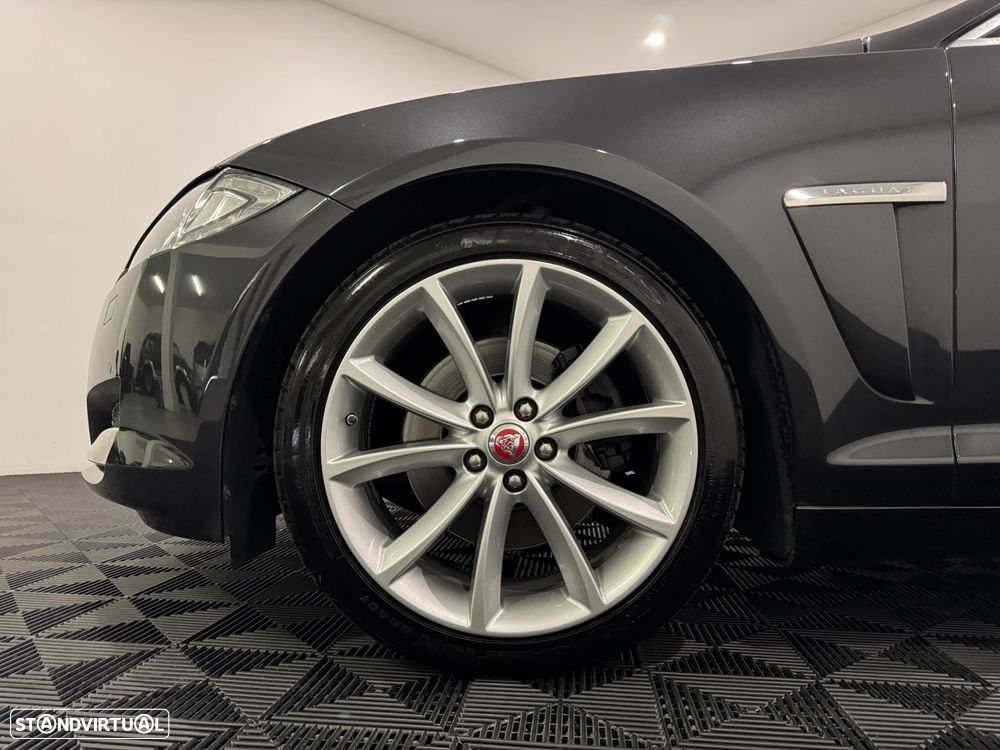 Jaguar XF Sportbrake 2.2 D Premium Luxury - 11