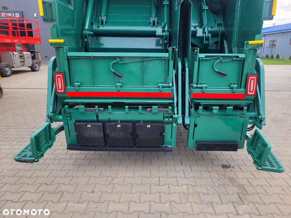 Mercedes-Benz Econic - 10