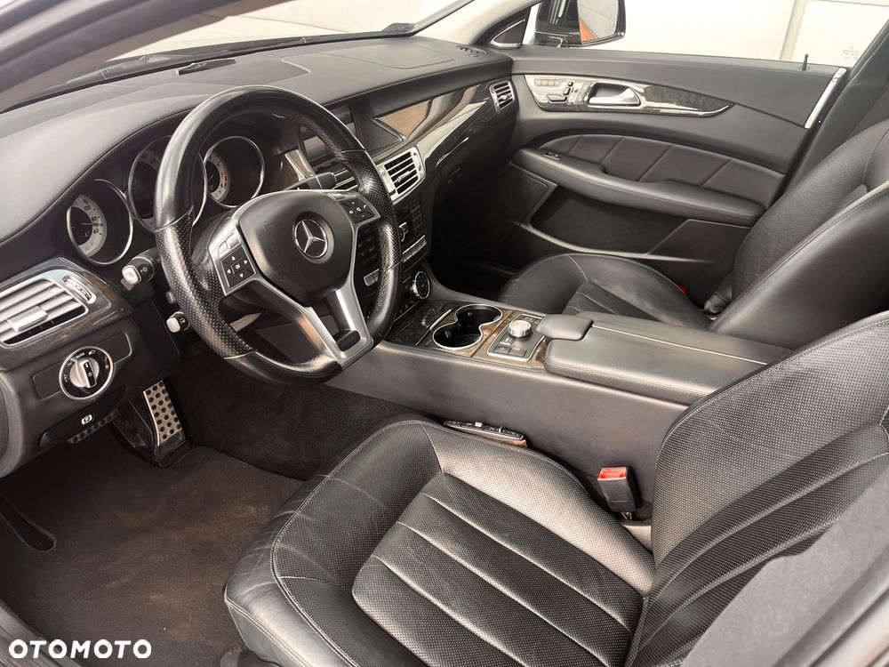 Mercedes-Benz CLS - 25