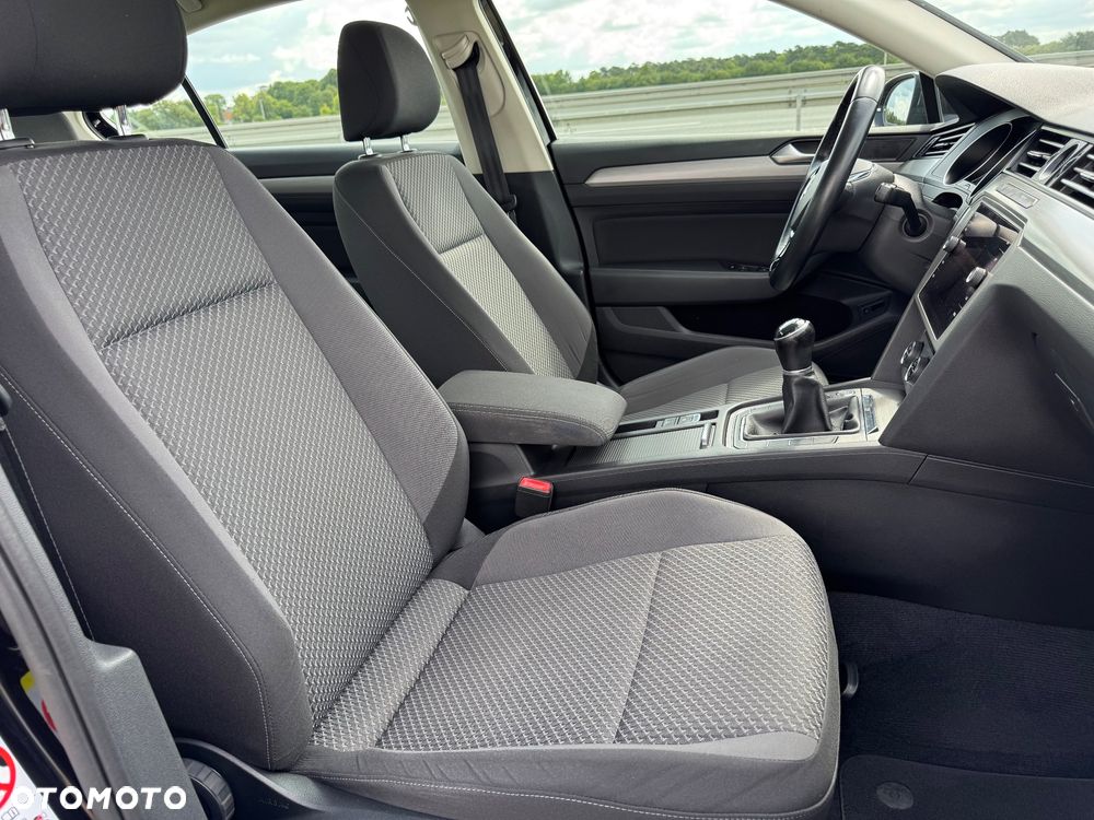 Volkswagen Passat - 23