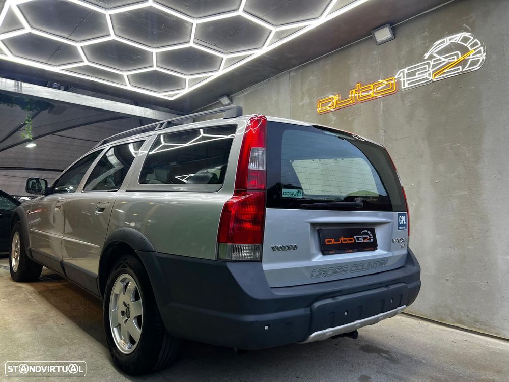 Volvo V70 Crosscountry - 4