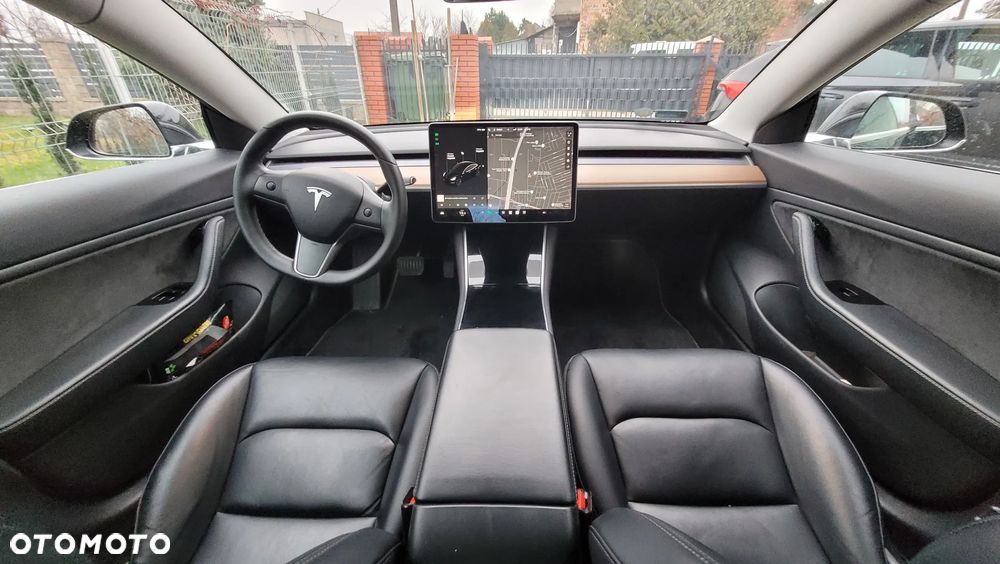 Tesla Model 3 - 10