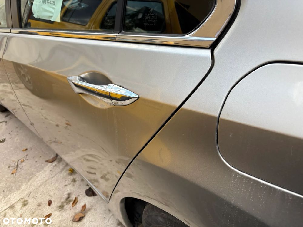 Honda Accord 2.0 Executive Nav - 25