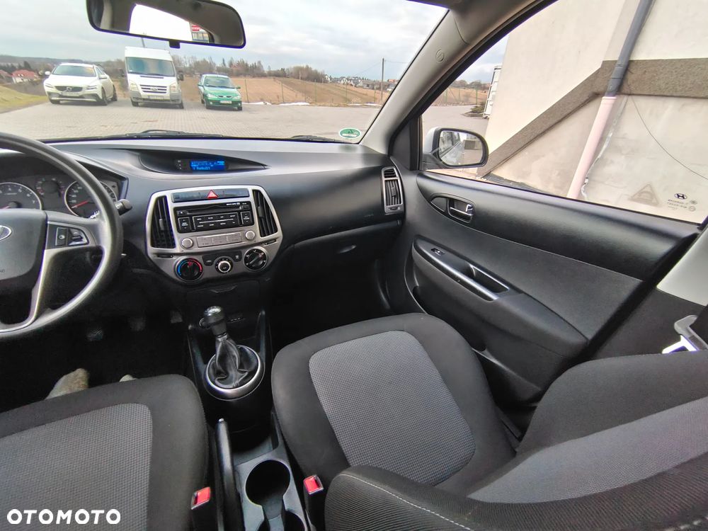 Hyundai i20 - 19