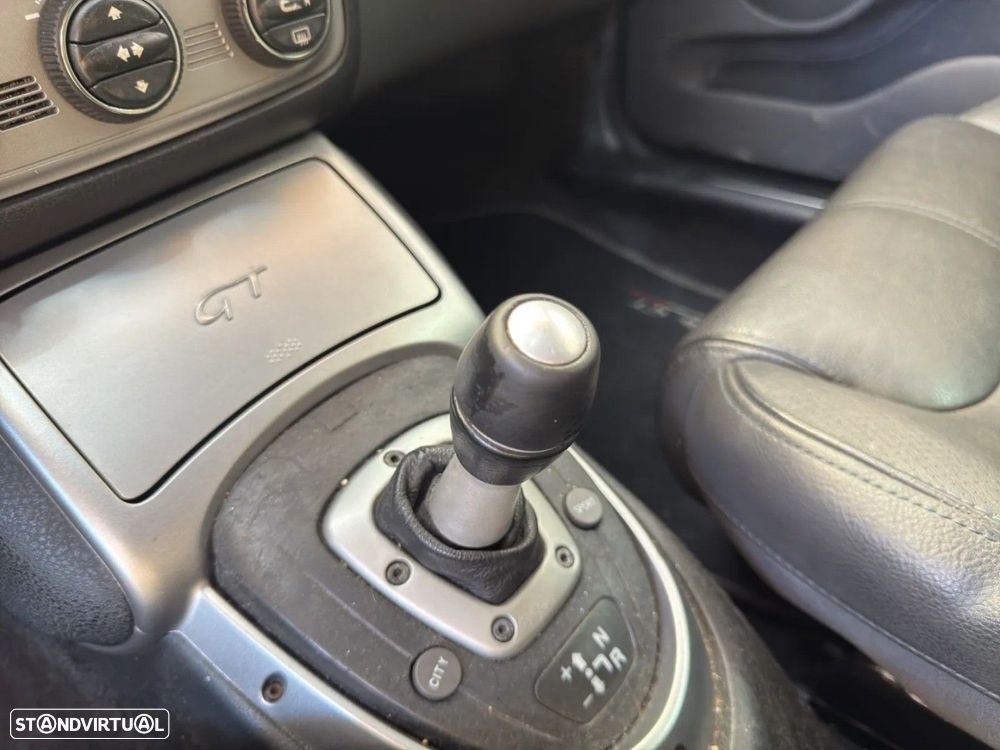 Alfa Romeo GT 2.0 JTS Selespeed - 13