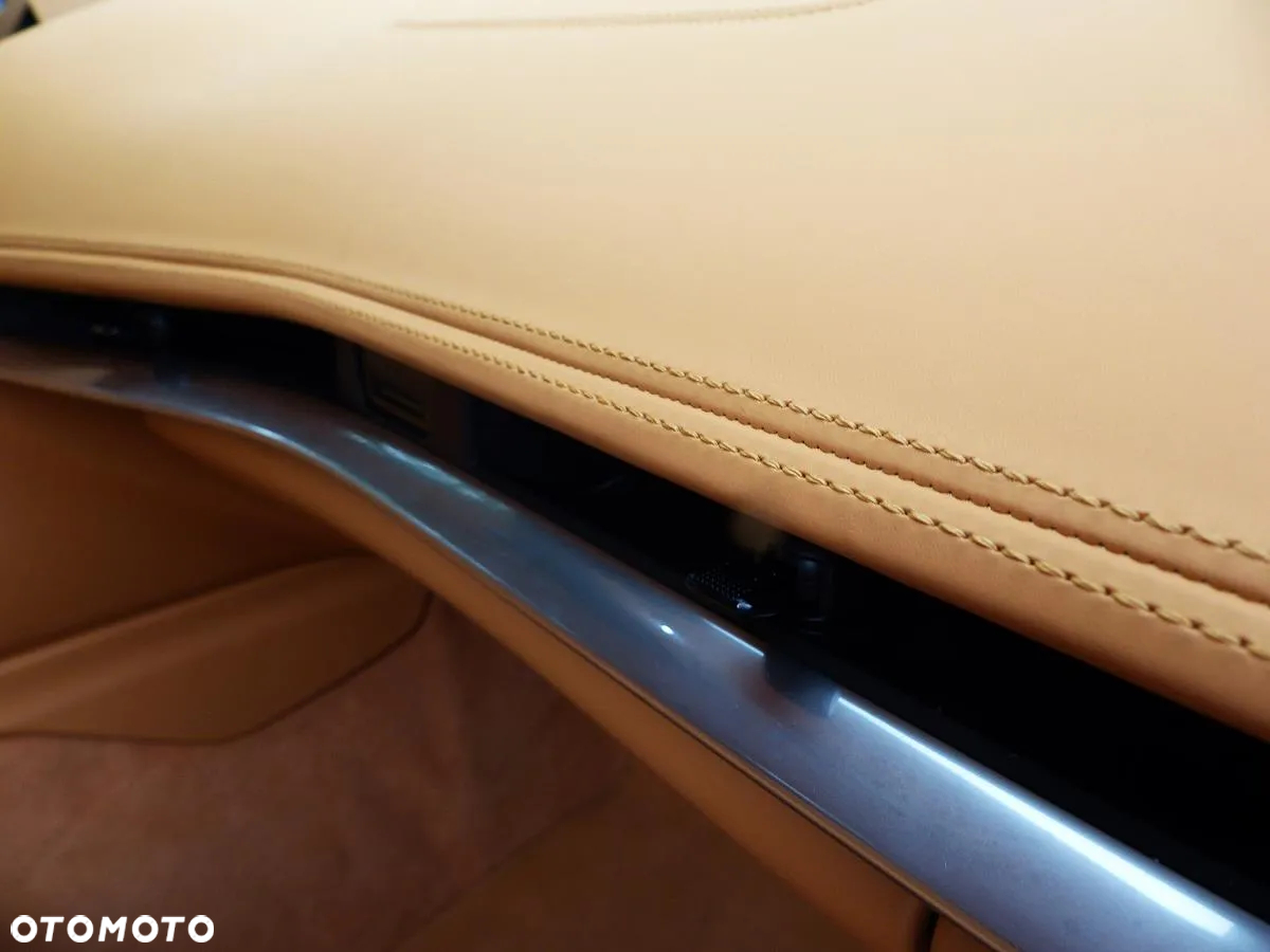 Chevrolet Corvette - 15