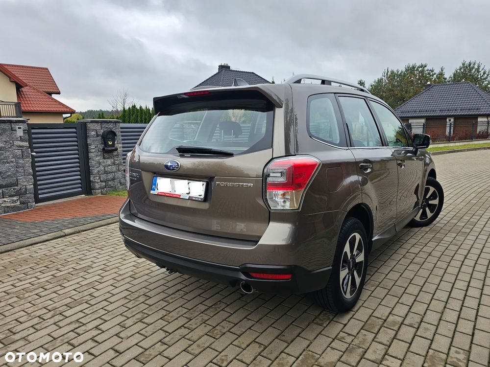 Subaru Forester 2.0 i Exclusive Lineartronic - 4