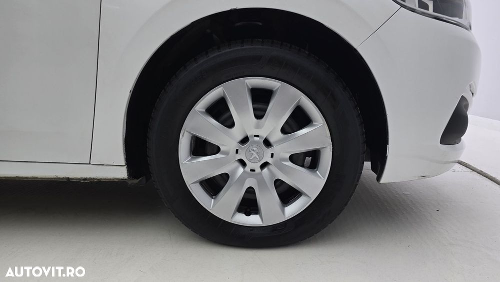 Peugeot 301 1.6 BlueHDI FAP Active - 23