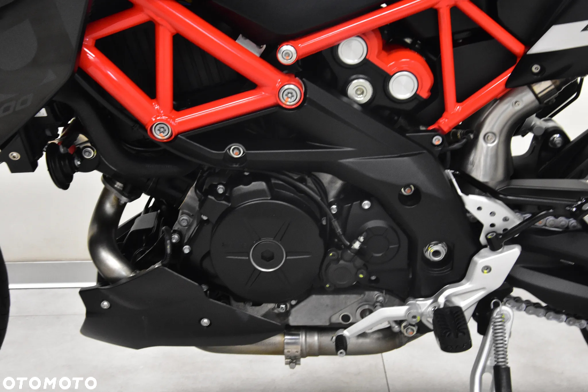 Aprilia Dorsoduro - 24