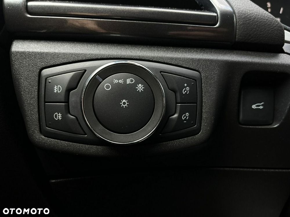 Ford Mondeo - 33