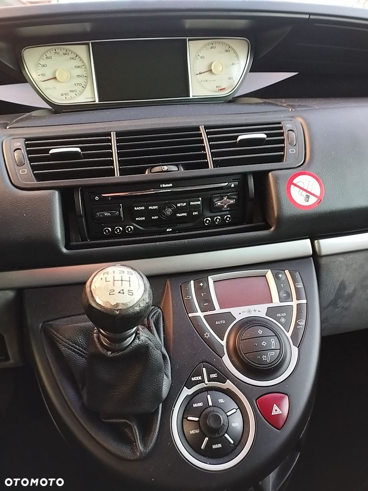 Peugeot 807 HDi 135 Family - 10