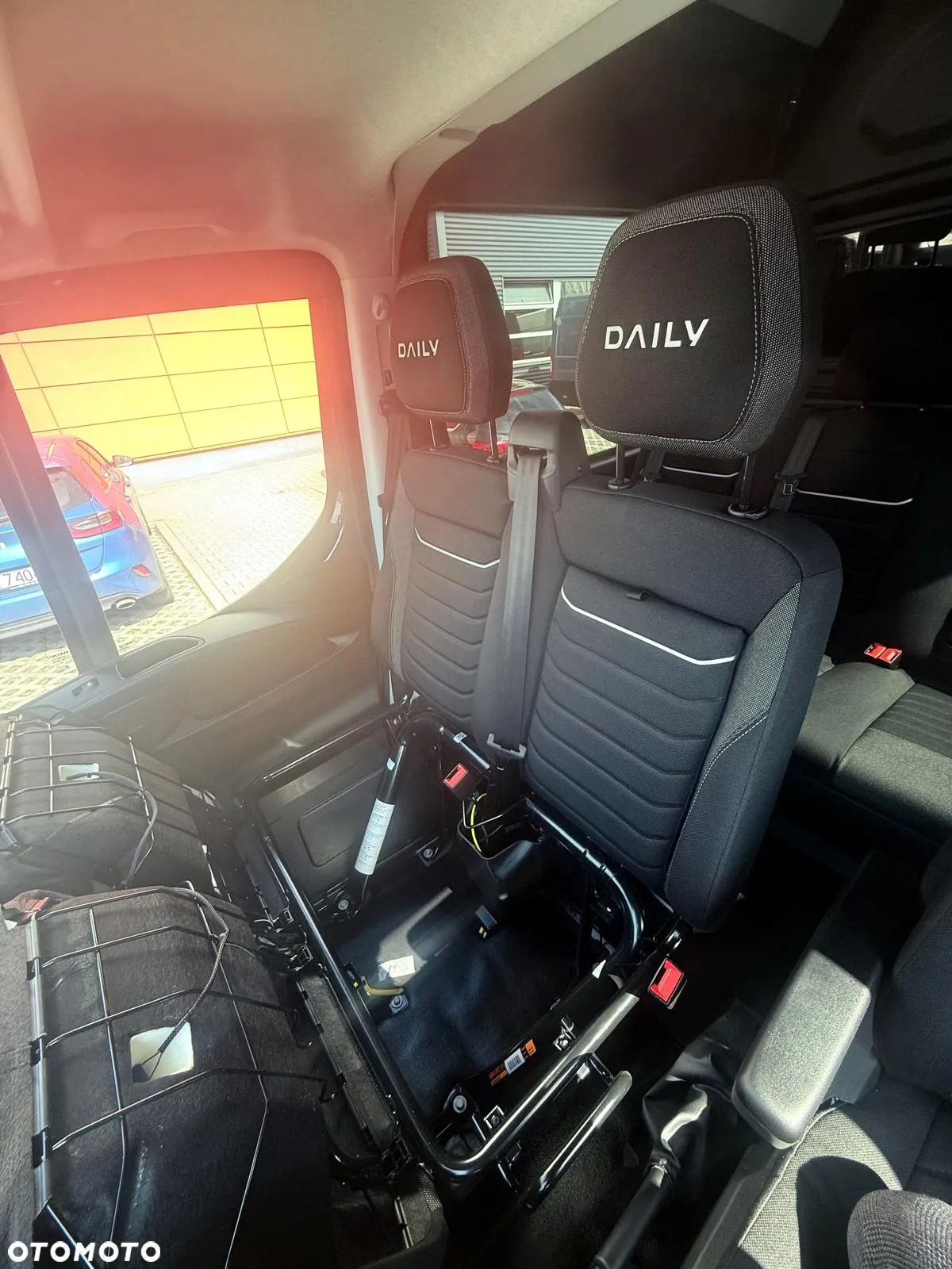 Iveco DAILY -AUTOMAT 7 OSOBOWE MAX DŁUGIE - ZABUDOWA W CENIE - 17