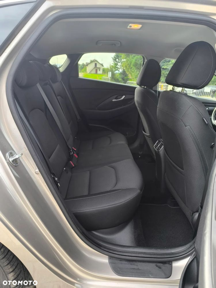Hyundai i30 Fastback 1.4 T-GDI Premium - 18