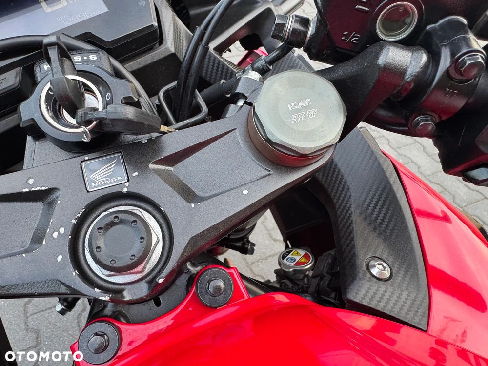 Honda CBR - 32