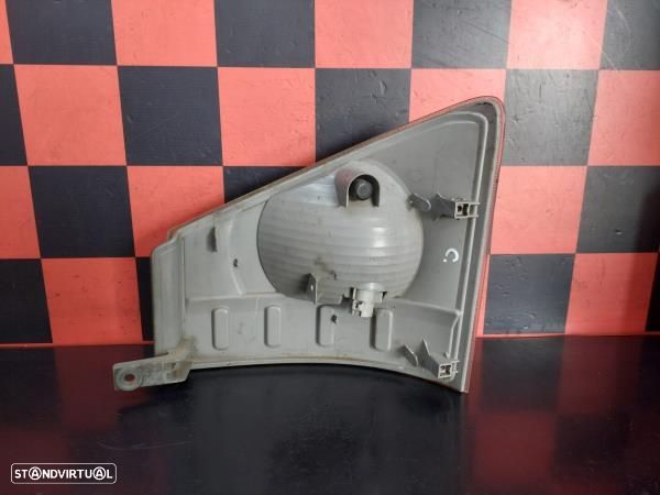 Farolim De Pisca Frente Direito Isuzu N-Serie (6Th Generation) - 2