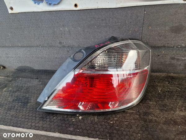 LAMPA TYŁ PRAWA  OPEL ASTRA H LIFT  HB 13222325