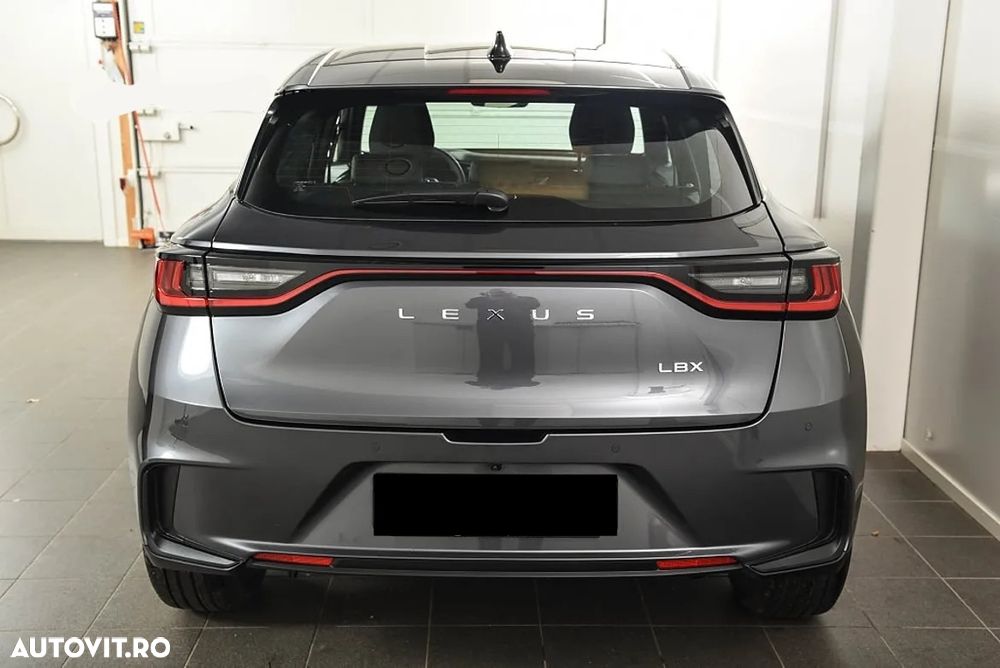 Lexus LBX FWD Cool - 4