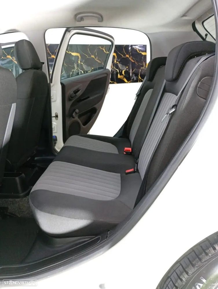 Fiat Punto 1.3 M-Jet Easy S&S - 26