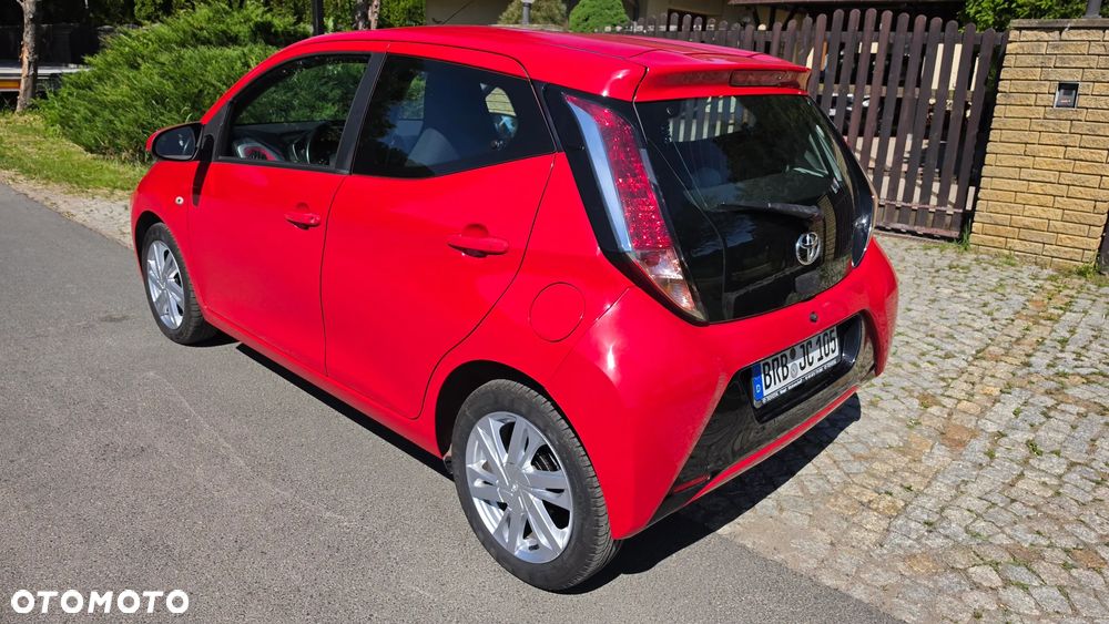 Toyota Aygo x-play touch - 10