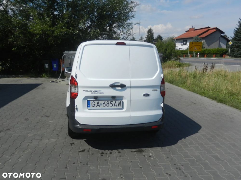 Ford Courier - 5