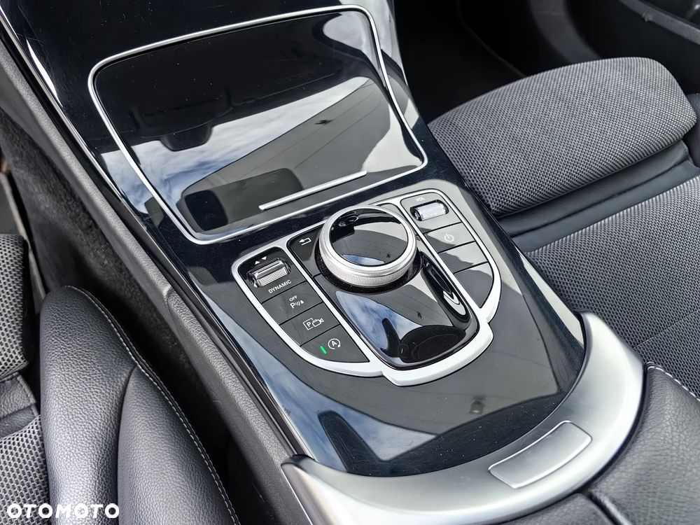 Mercedes-Benz Klasa C 220 d 4MATIC 9G-TRONIC - 17
