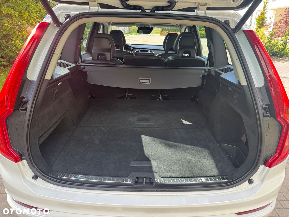 Volvo XC 90 D5 AWD Geartronic Momentum - 12