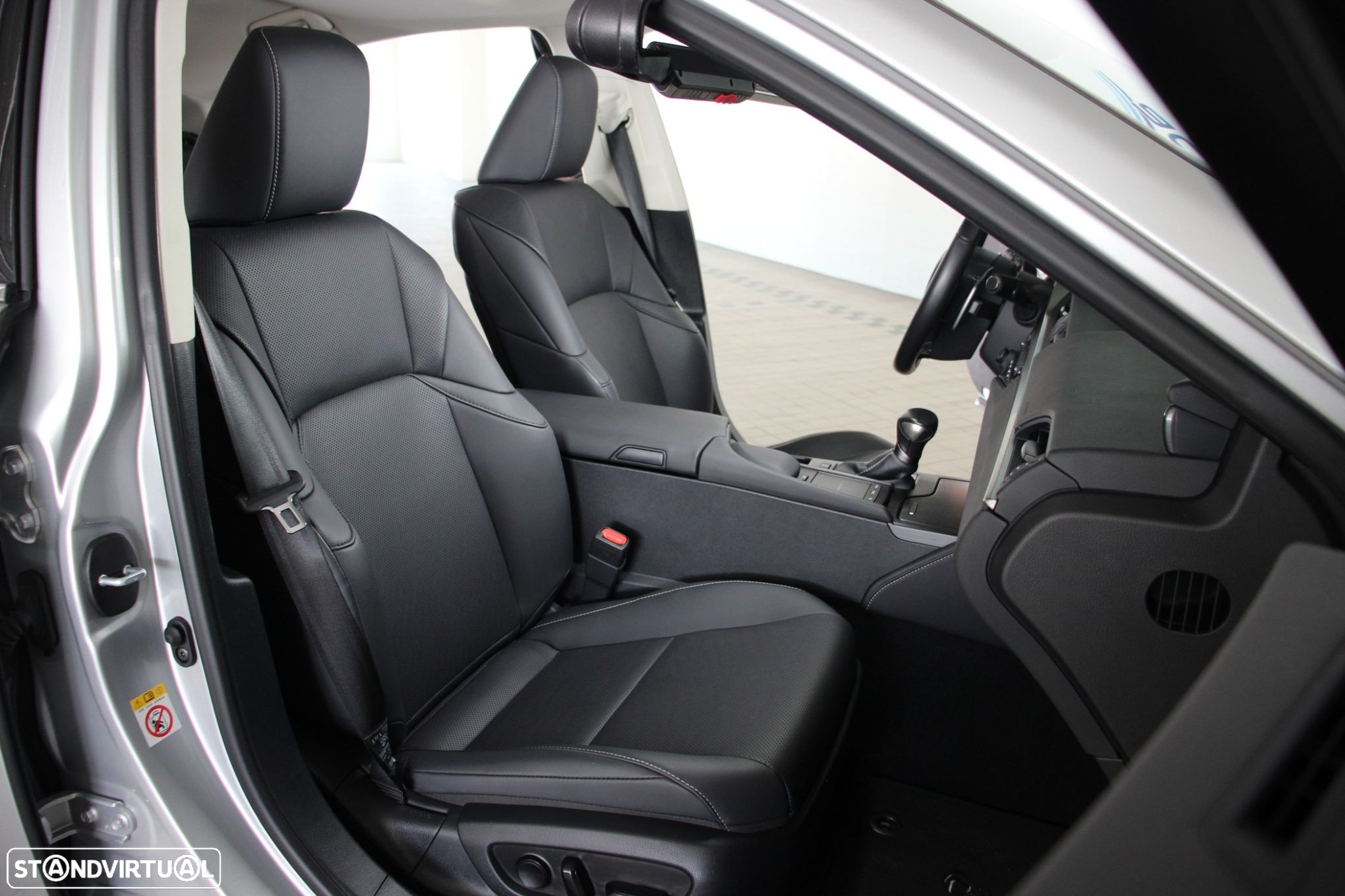 Lexus ES 300h - 12