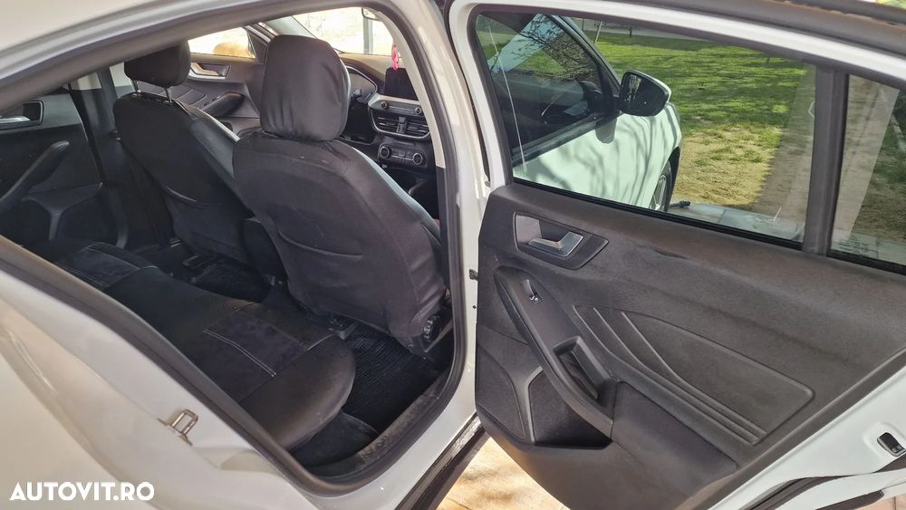 Ford Focus 1.0 EcoBoost Titanium - 6