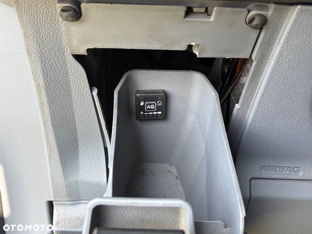 Ford Galaxy 2.0 Ghia - 16