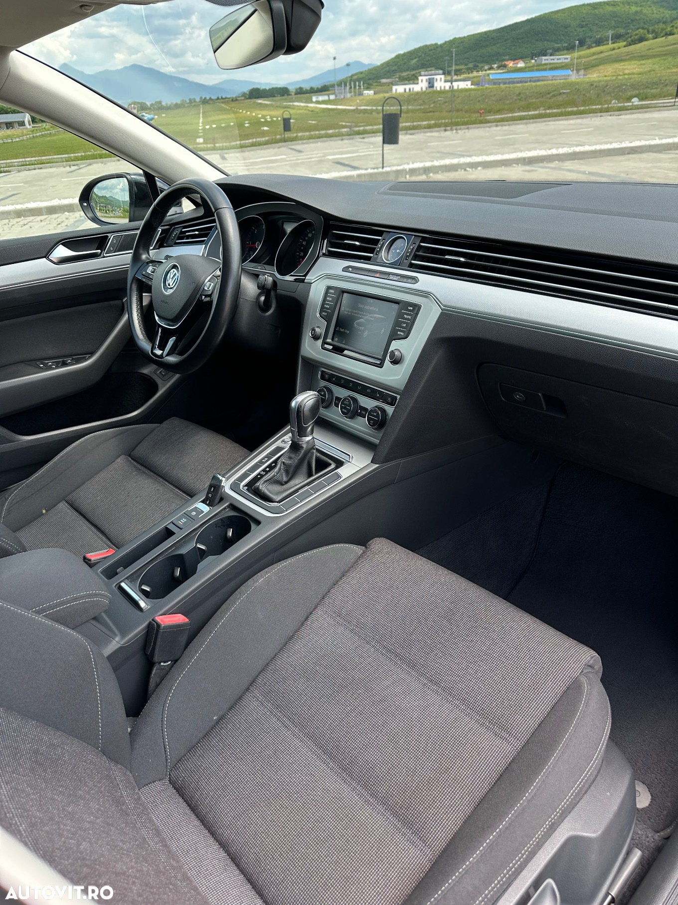 Volkswagen Passat Variant 1.6 TDI SCR DSG Comfortline - 8